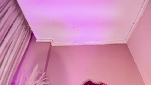 JupiteFox Adlı Modelin Canlı XXX Sohbeti