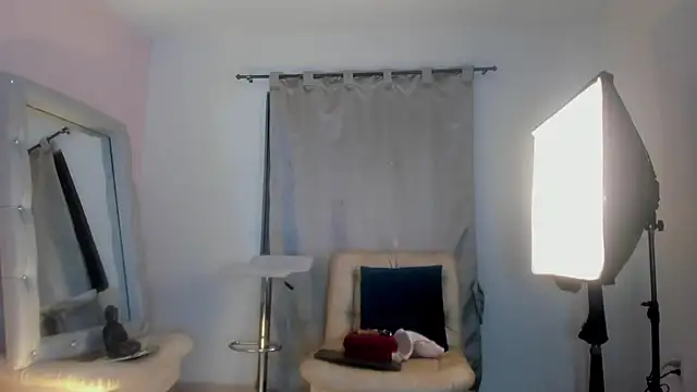 Pokazy przed kamerką – shantall_cruzz