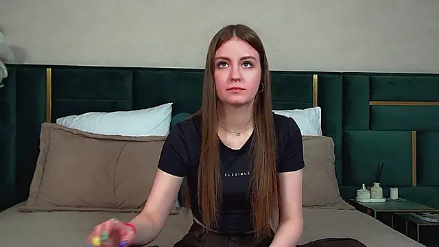 SofiaSarvain Adlı Modelin Canlı XXX Sohbeti