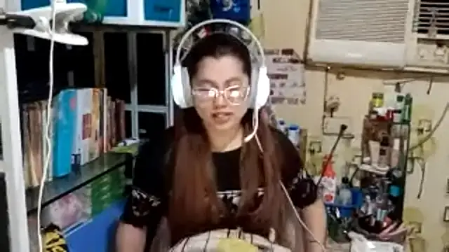 Chatroom XXX en direct de TennieReichow