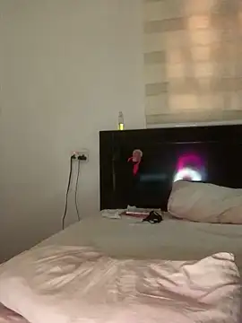 Онлайн чат XXX MISSMAYSROOM