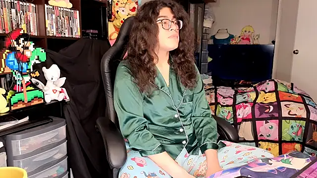 ShinyCherub: διαδικτυακό σόου στην κάμερα