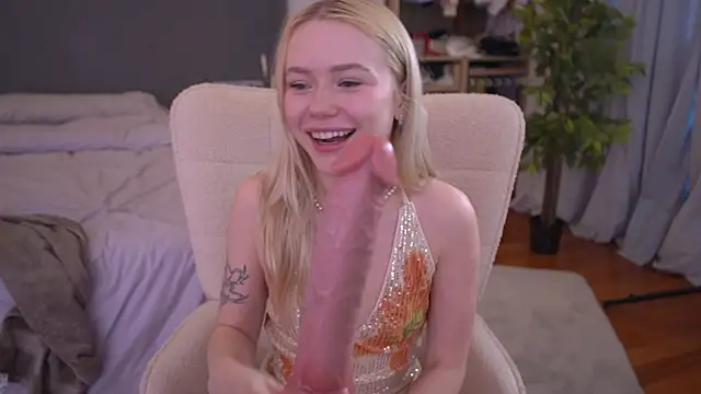 Show modela LexieLoree na web-kameri