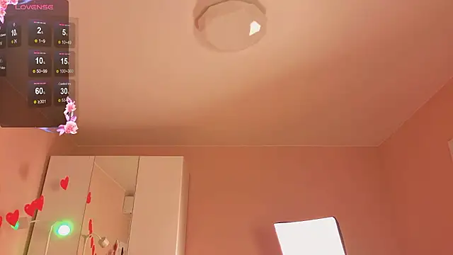 Mia_Luw Chat XXX in diretta