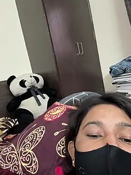 raavigirl's Live XXX Chat