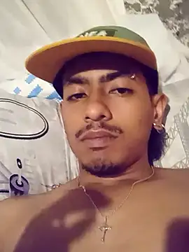 SkinniYamo's Webcam Show