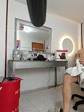 Show modela AndresXm_ na web-kameri