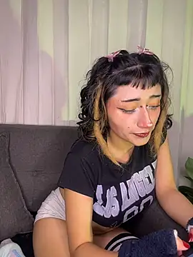 baby_akuma – Naživo XXX chat