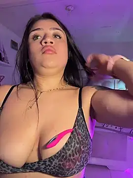 lucianaroy Adlı Modelin Canlı XXX Sohbeti