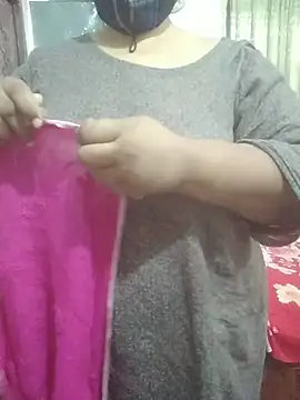 momo_loves' Live XXX Chat