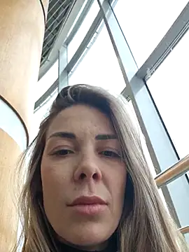 Anna_Nights élő XXX-chatje