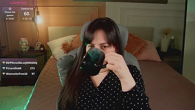 Chat XXX en directo de _SilkyShadow_