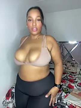 Chat +18 de NataliaMillers ao vivo