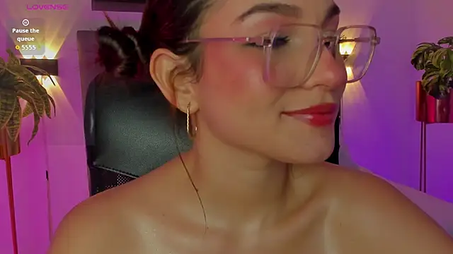 luma_sky_ élő XXX-chatje