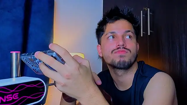 Chat XXX en directo de Issac_james_