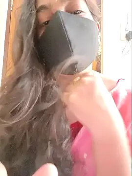 yoursana- Live XXX-Chat