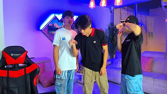 Houseofwarrios Chat XXX in diretta