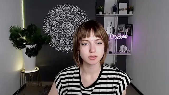 EchoScribe Adlı Modelin Canlı XXX Sohbeti