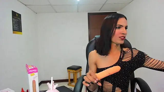 Aisha_hotts777 网络视讯表演