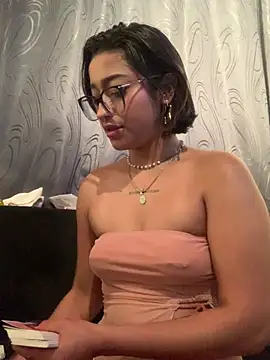 LilithMonette 现场XXX聊天