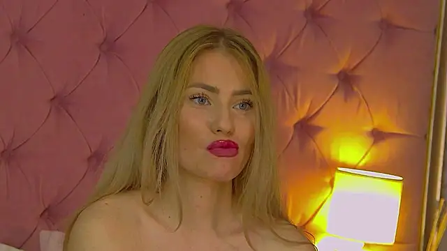 Онлайн чат XXX MisshaNight