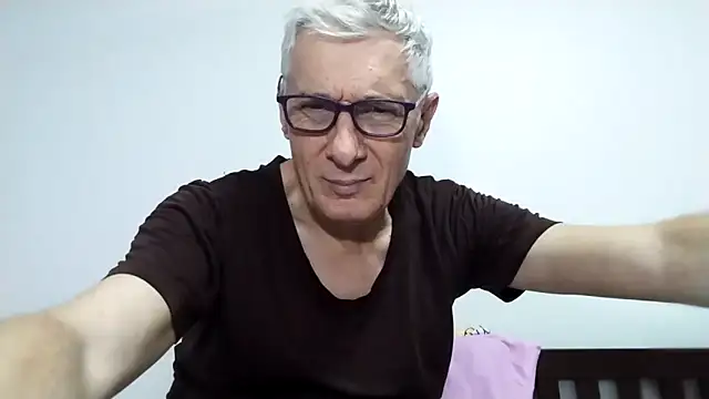 BIGUNCUTHARDCOCK's Live XXX Chat