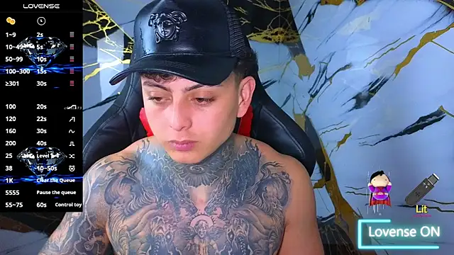 Kevin22_222's Live XXX Chat