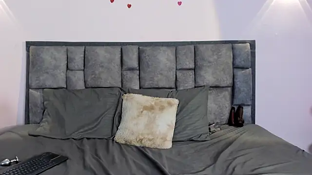 AdelaLust élő XXX-chatje