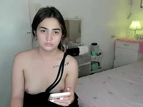 nica_doll 现场XXX聊天