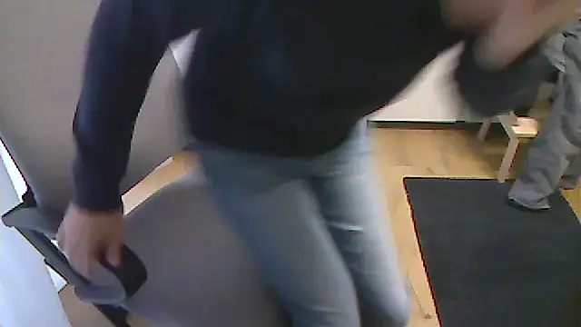 nudekerschi_m's Live XXX Chat