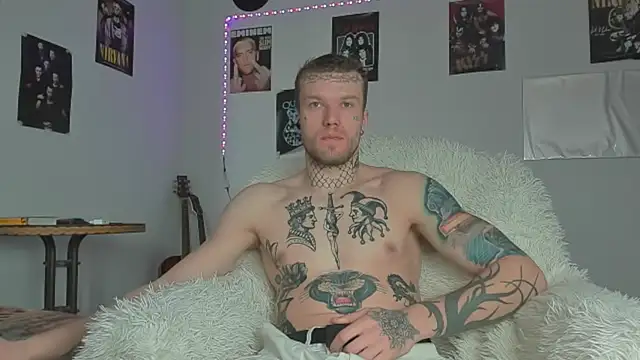 Huntall77's Live XXX Chat