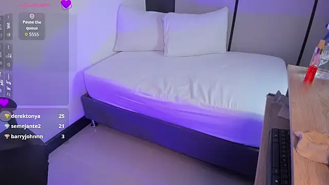 Онлайн чат XXX sophia_solerr