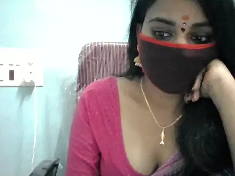 Pokazy przed kamerką – Rathi-priyaa