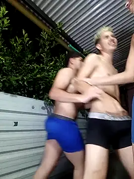 Chat XXX en directo de 3hornys-straights