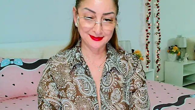 Tyana40's Live XXX Chat