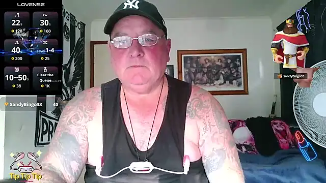 KINKYBLUEYES69's Live XXX Chat