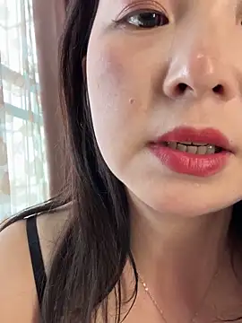 Aiss-niang 现场XXX聊天