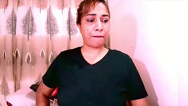 Indian_Erotic69 现场XXX聊天