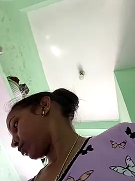 Sexy-Kavya2 现场XXX聊天