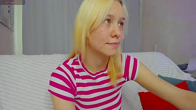 Chatroom XXX en direct de EmilyTrase