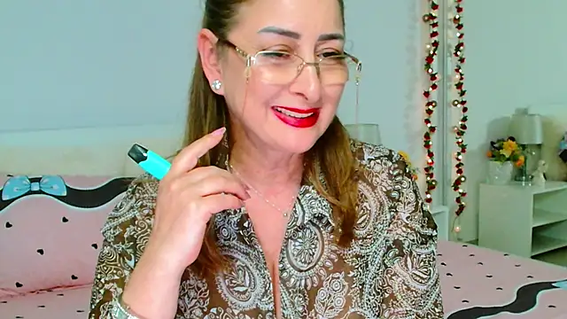 Tyana40 现场XXX聊天