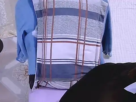 Pokazy przed kamerką – Queen__Roses