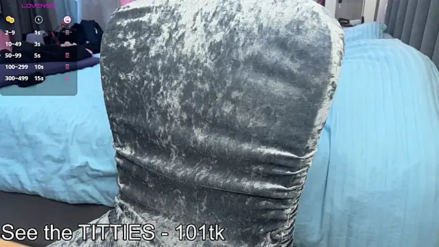 emily_is_here_'s Live XXX Chat