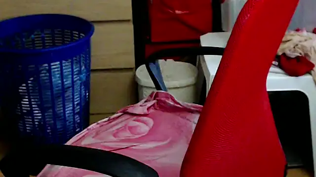 Chat +18 de mayasmith ao vivo