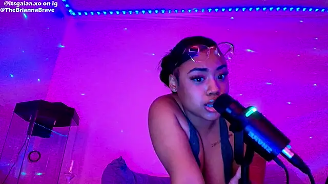 Вебкам-шоу BriannaBrave