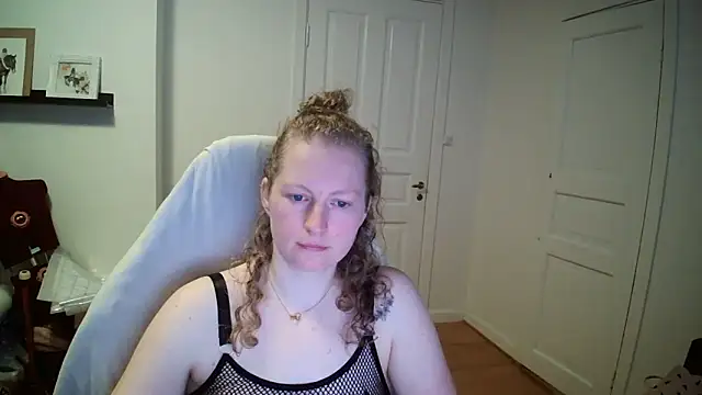 Girlnina-1995 Live XXX-Chat