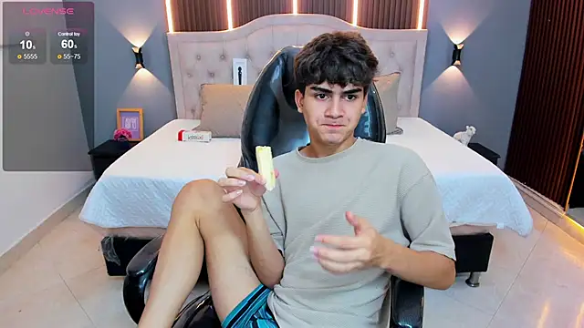 Tommy18__ 即時 XXX 聊天