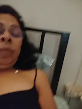 دردشة NakedMILFx الجنسية المباشرة