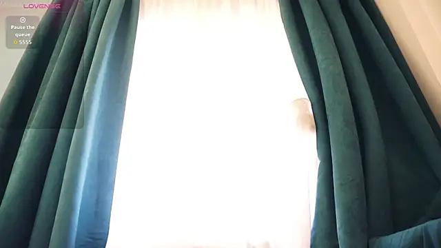 Онлайн чат XXX MesmErisse