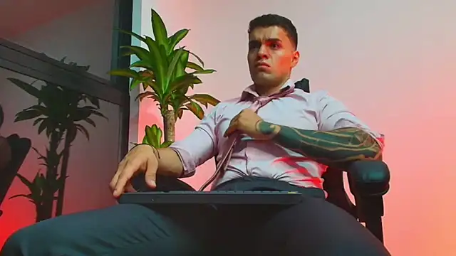 Pertunjukan Kamera Web ALPHA_DOMINUS_